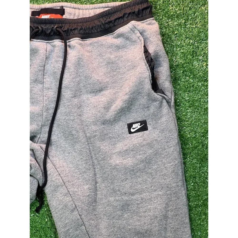 Vintage Nike Y2K Gray Mens Sweatpants size MD Tapered Leg Red‎ Tag Embroidered